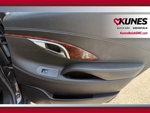 Used 2011 Buick LaCrosse CXL w/ Luxury Package FWD image 32