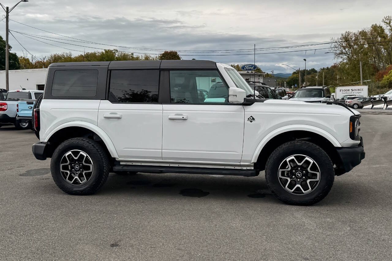 Used 2022 Ford Bronco Outer Banks AWD/4WD image 2