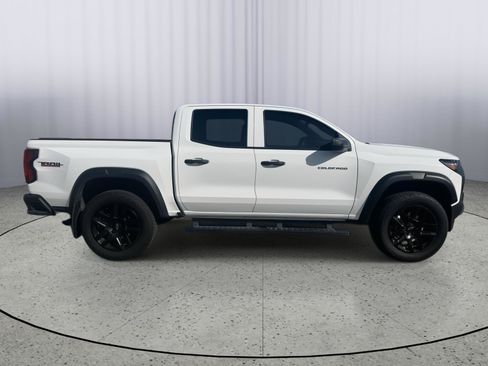 Used 2025 Chevrolet Colorado Trail Boss AWD/4WD image 7