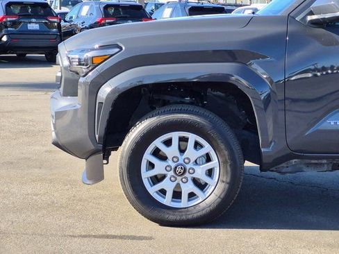 Used 2025 Toyota Tacoma SR5 image 22