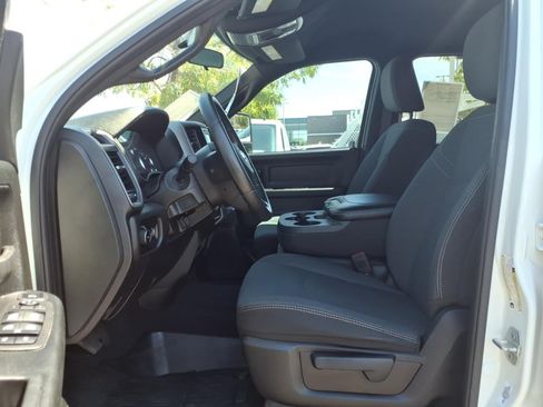Used 2024 RAM 2500 Tradesman w/ Chrome Appearance Group AWD/4WD image 23