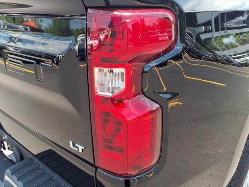 Used 2022 Chevrolet Silverado 1500 LT AWD/4WD image 14
