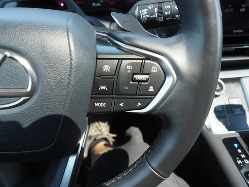 Used 2024 Lexus GX 550 w/ Cold Area Package AWD/4WD image 32