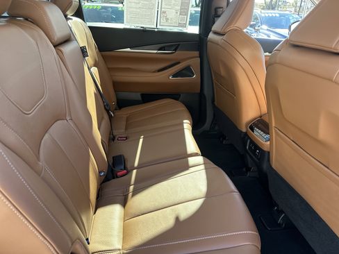 Used 2025 INFINITI QX60 Sensory w/ Vision Package image 13