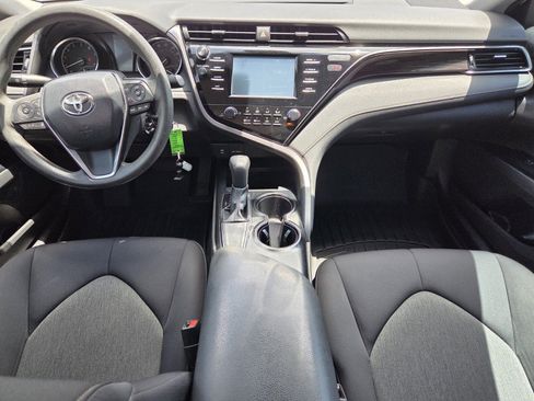 Used 2019 Toyota Camry LE FWD image 7