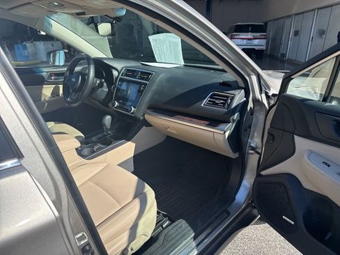 Used 2019 Subaru Outback 2.5i Limited image 12