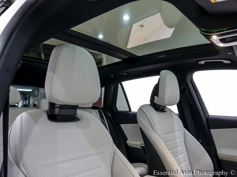 Used 2023 Mercedes-Benz GLC 300 4MATIC w/ AMG Line image 37