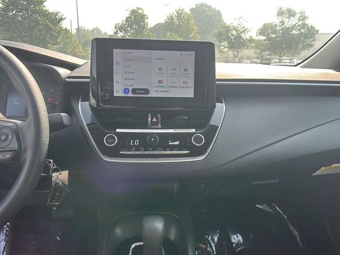 Used 2023 Toyota Corolla LE FWD image 32
