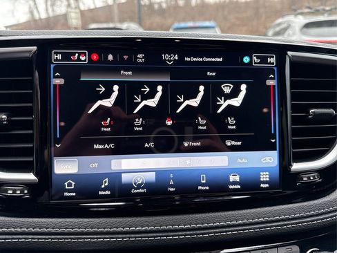 Used 2024 Chrysler Pacifica Limited w/ S Appearance Package image 32