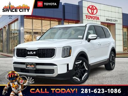 Used 2024 Kia Telluride EX w/ EX Captain's Chair Package