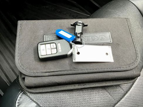 Used 2018 Honda Accord Touring image 15