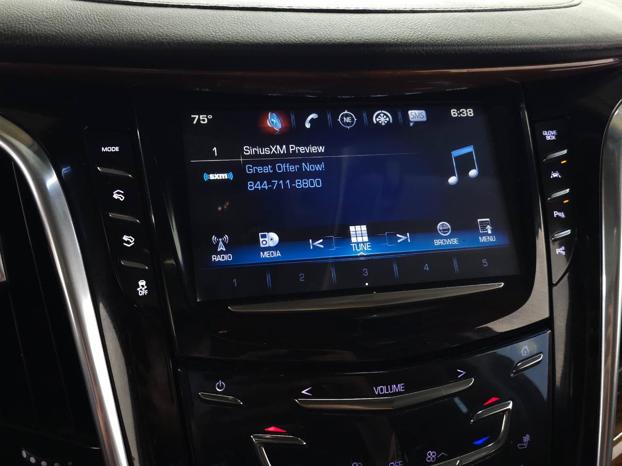 Used 2017 Cadillac Escalade Luxury AWD/4WD image 24