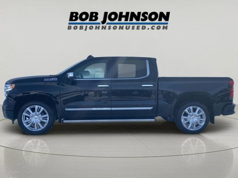 Used 2023 Chevrolet Silverado 1500 High Country w/ High Country Premium Package image 4