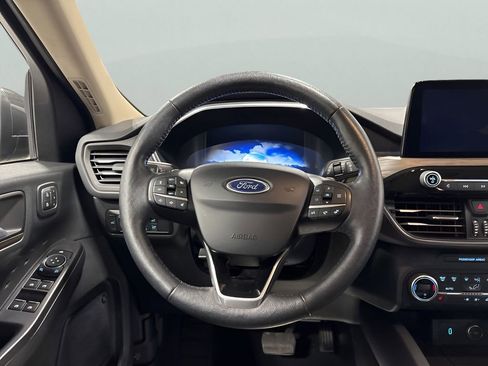 Used 2020 Ford Escape Titanium image 13