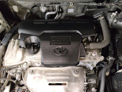 Used 2018 Toyota RAV4 LE w/ All Weather Liner Package FWD image 30