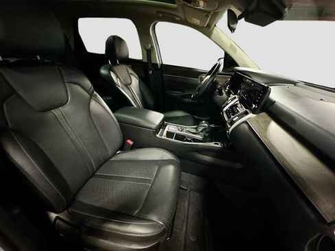Used 2023 Kia Sorento S w/ Panoramic Sunroof Package AWD/4WD image 30