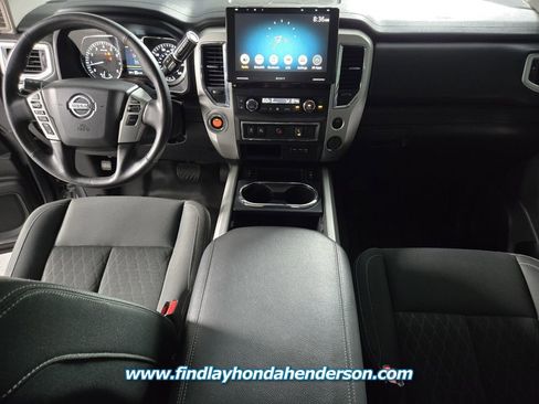 Used 2019 Nissan Titan SV w/ SV Convenience Package RWD image 16