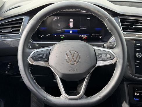 Used 2024 Volkswagen Tiguan SE AWD/4WD image 15