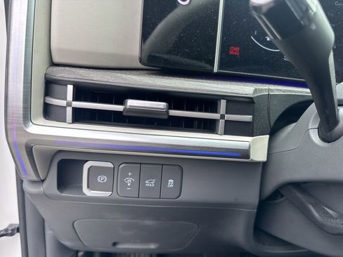 Used 2024 Hyundai Santa Fe Limited image 17