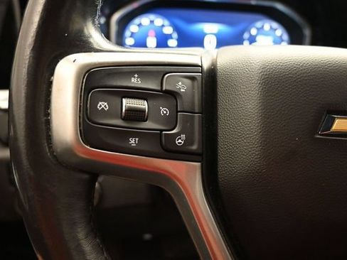 Used 2022 Chevrolet Silverado 1500 LT AWD/4WD image 9