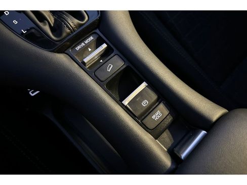 Certified 2023 Honda HR-V LX image 32