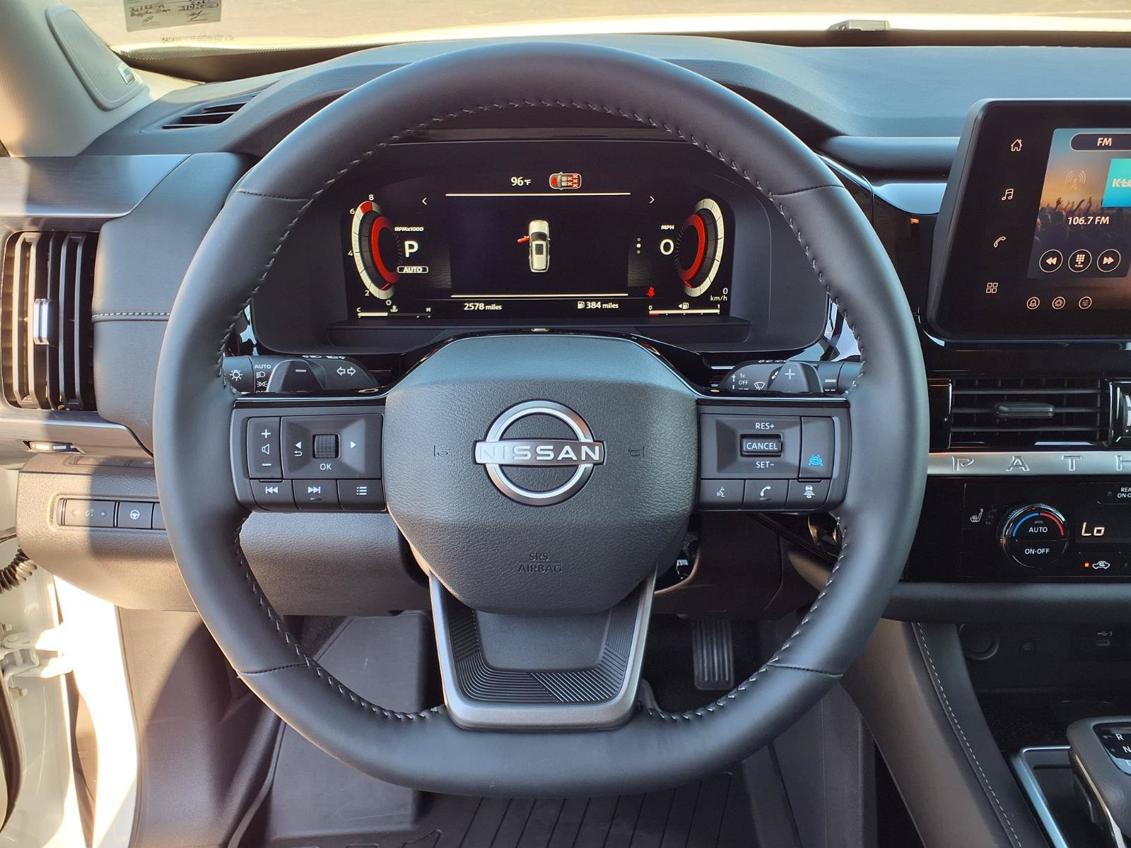 Used 2026 Nissan Pathfinder SL w/ SL Premium Package AWD/4WD image 27