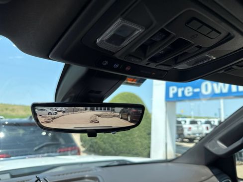 Used 2019 Chevrolet Silverado 1500 LTZ w/ LTZ Premium Package AWD/4WD image 29