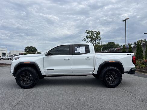 Used 2024 GMC Canyon Elevation w/ Elevation Premium Package AWD/4WD image 7