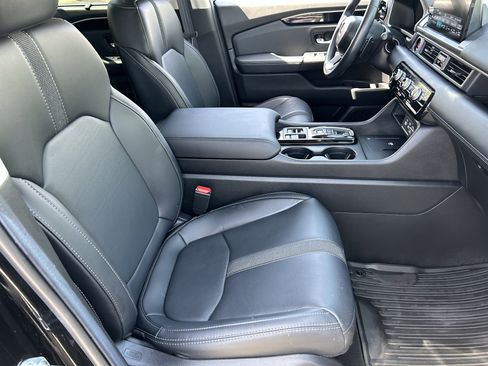 Used 2024 Honda Pilot EX-L image 9