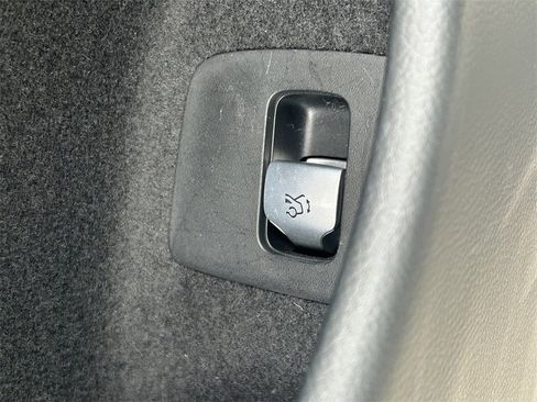 Used 2024 Mercedes-Benz E 350 4MATIC Sedan image 27