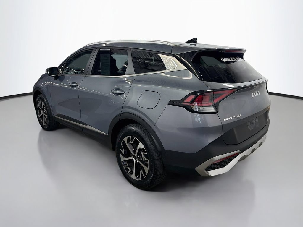 Used 2024 Kia Sportage EX AWD/4WD image 7