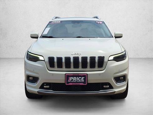 Used 2019 Jeep Cherokee Overland w/ Technology Group AWD/4WD image 2