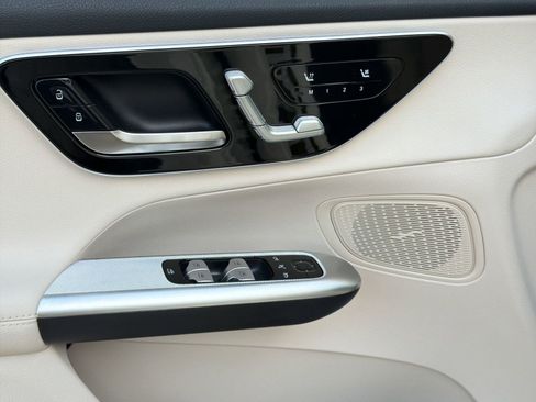 New 2026 Mercedes-Benz GLC 300 image 21