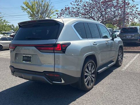 Used 2024 Lexus LX 600 4WD w/ Luxury Package image 6