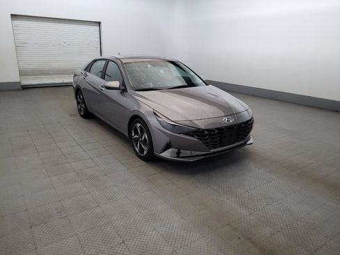 Used 2023 Hyundai Elantra Limited FWD image 13