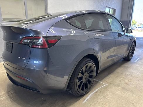 Used 2023 Tesla Model Y Long Range AWD/4WD image 8