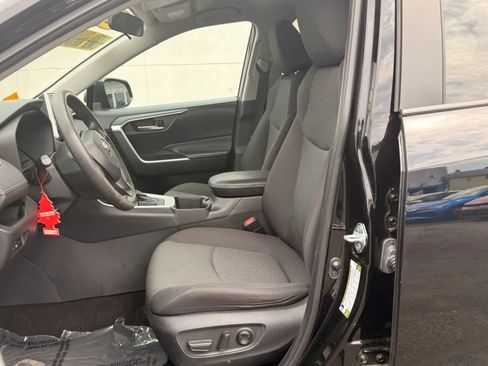 Used 2023 Toyota RAV4 XLE FWD image 12