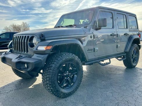 Used 2022 Jeep Wrangler Unlimited Sport image 7