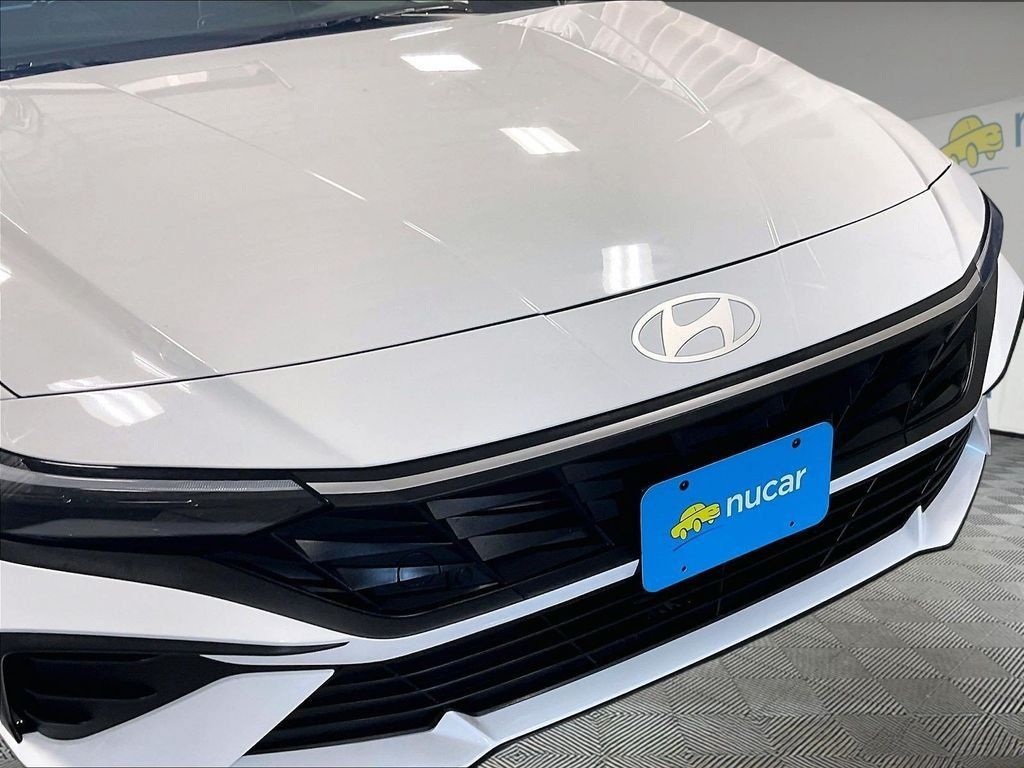Used 2025 Hyundai Elantra SEL FWD image 24