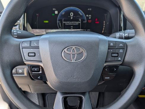 Used 2026 Toyota Camry LE FWD image 18
