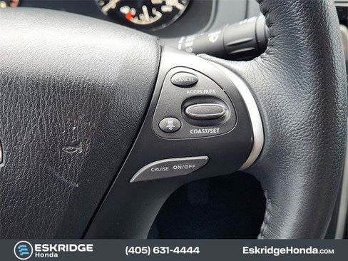 Used 2020 Nissan Pathfinder SV image 29