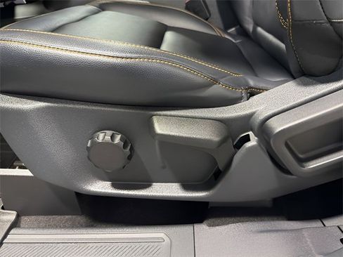 Used 2023 Ford Bronco Badlands image 12