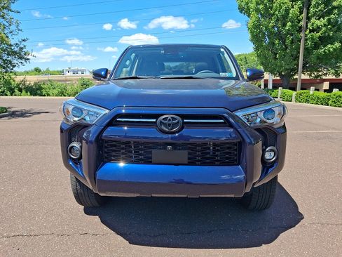 Used 2024 Toyota 4Runner SR5 Premium w/ Moonroof Package AWD/4WD image 2