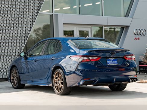 Used 2024 Toyota Camry SE w/ Convenience Package AWD/4WD image 5