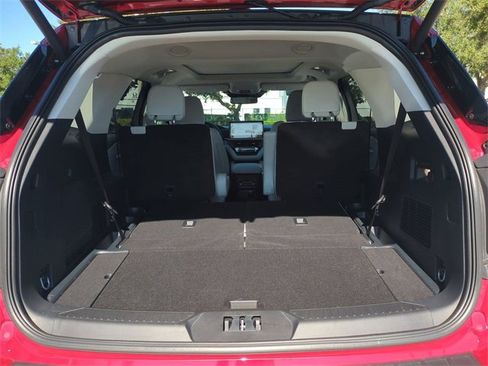 Certified 2025 Ford Explorer Platinum w/ Ultimate Package image 13