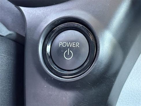 Used 2025 Toyota Sienna XLE image 25