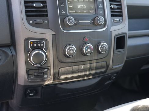 Used 2018 RAM 1500 Express AWD/4WD image 20