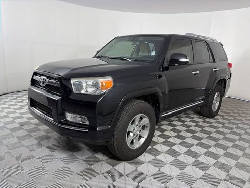 Used 2013 Toyota 4Runner SR5 w/ Convenience Pkg AWD/4WD image 3