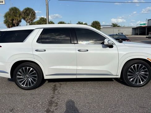 Used 2024 Hyundai Palisade Calligraphy image 2
