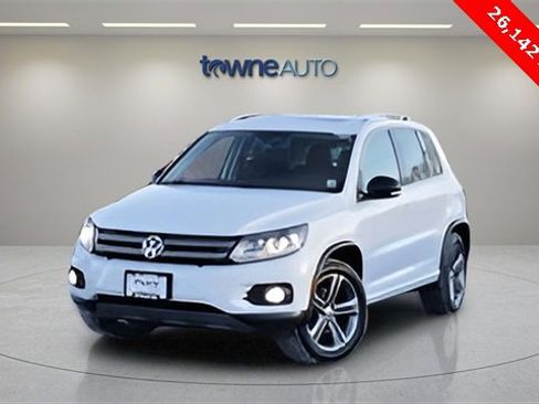 Used 2017 Volkswagen Tiguan Sport image 1